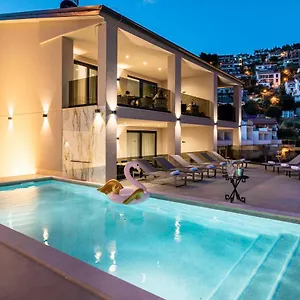 Apartmán Nina - With Pool Near The Sea, Rabac